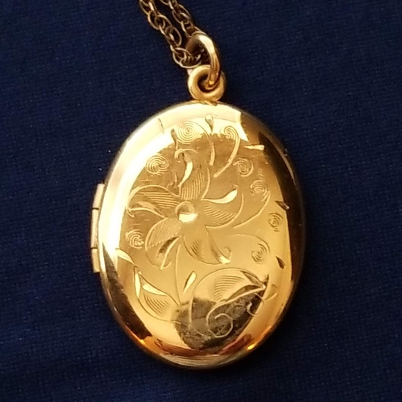 Walter E Hayward Jewelry - Vintage WEH Gold Filled Locket Pendant with Chain